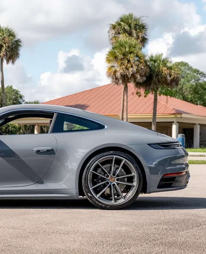 [002] Porsche 911 (992) Carrera  1/4